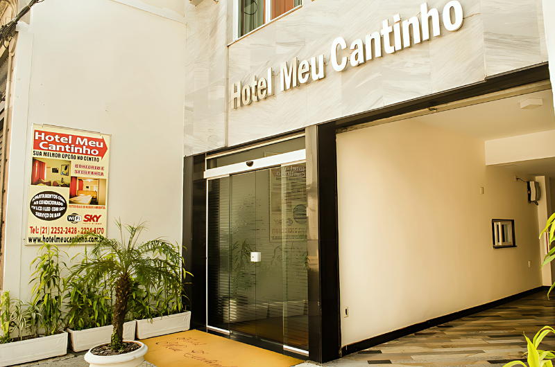 Entrada do Hotel Meu Cantinho